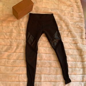 Electric yoga pants 🧘🏻‍♀️